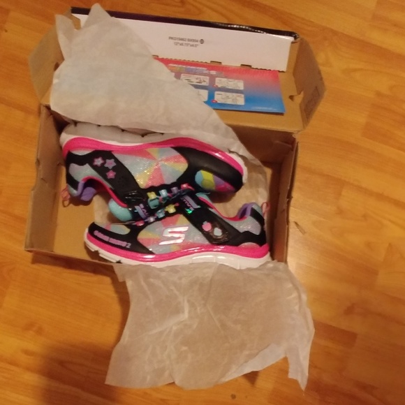 NIB Size 3 - Skechers Gamekicks 2 - Picture 2 of 5